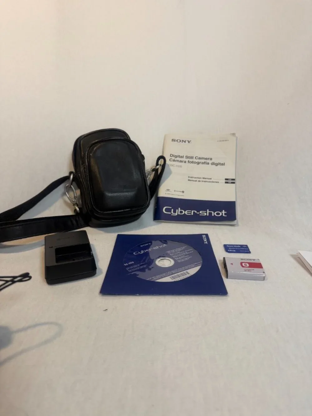 Sony Cyber-shot DSC-H20 Digital Camera Black 10.1MP 10x Zoom Bundle Case Memory
